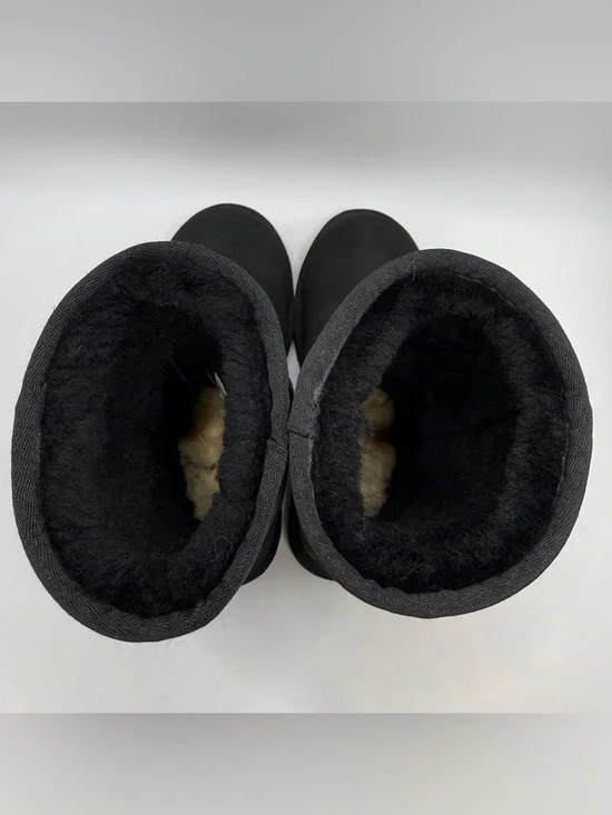 UGG Classic Short II Black Sheepskin Boots Women Size 7US - Picture 8 of 10